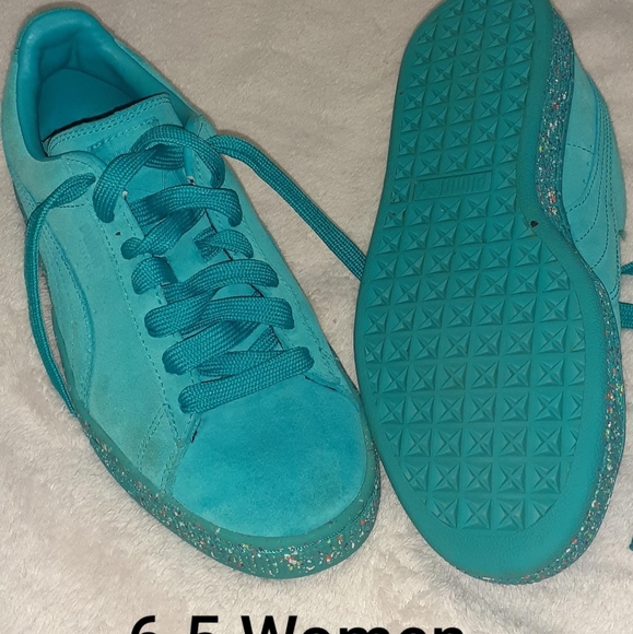 Shoes - Picture 1 of 1